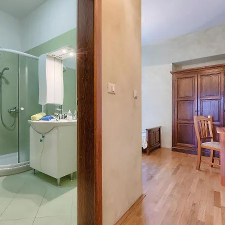 Casa vacanze Gracije - Voj515 By Interhome